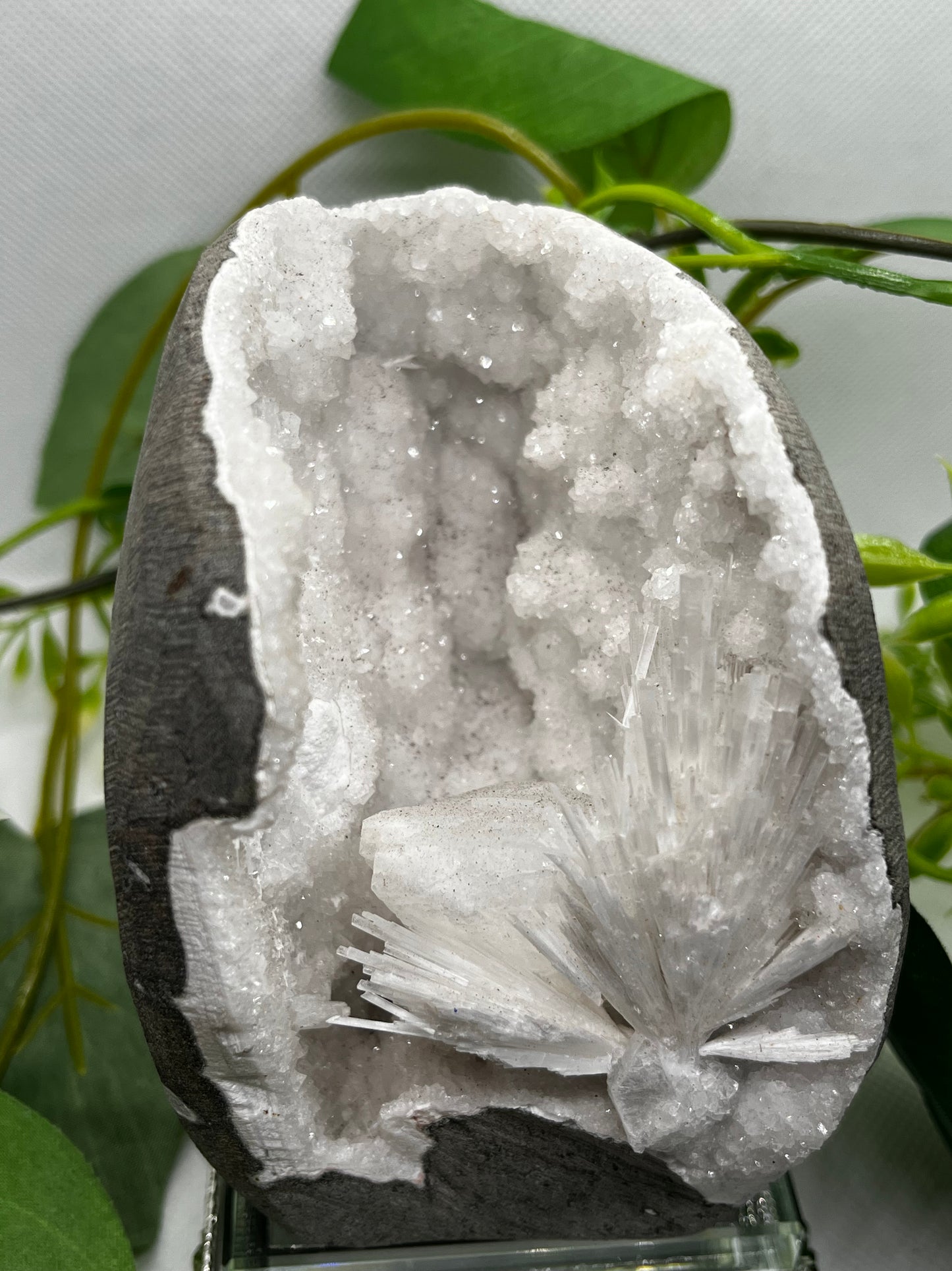 Scolecite geode A
