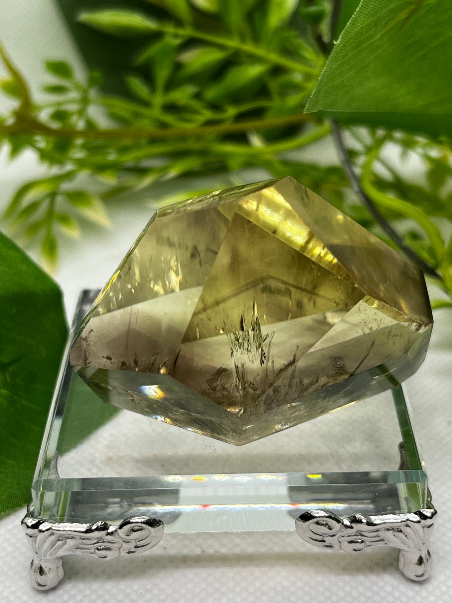 Lemon quartz with Phantoms (E)