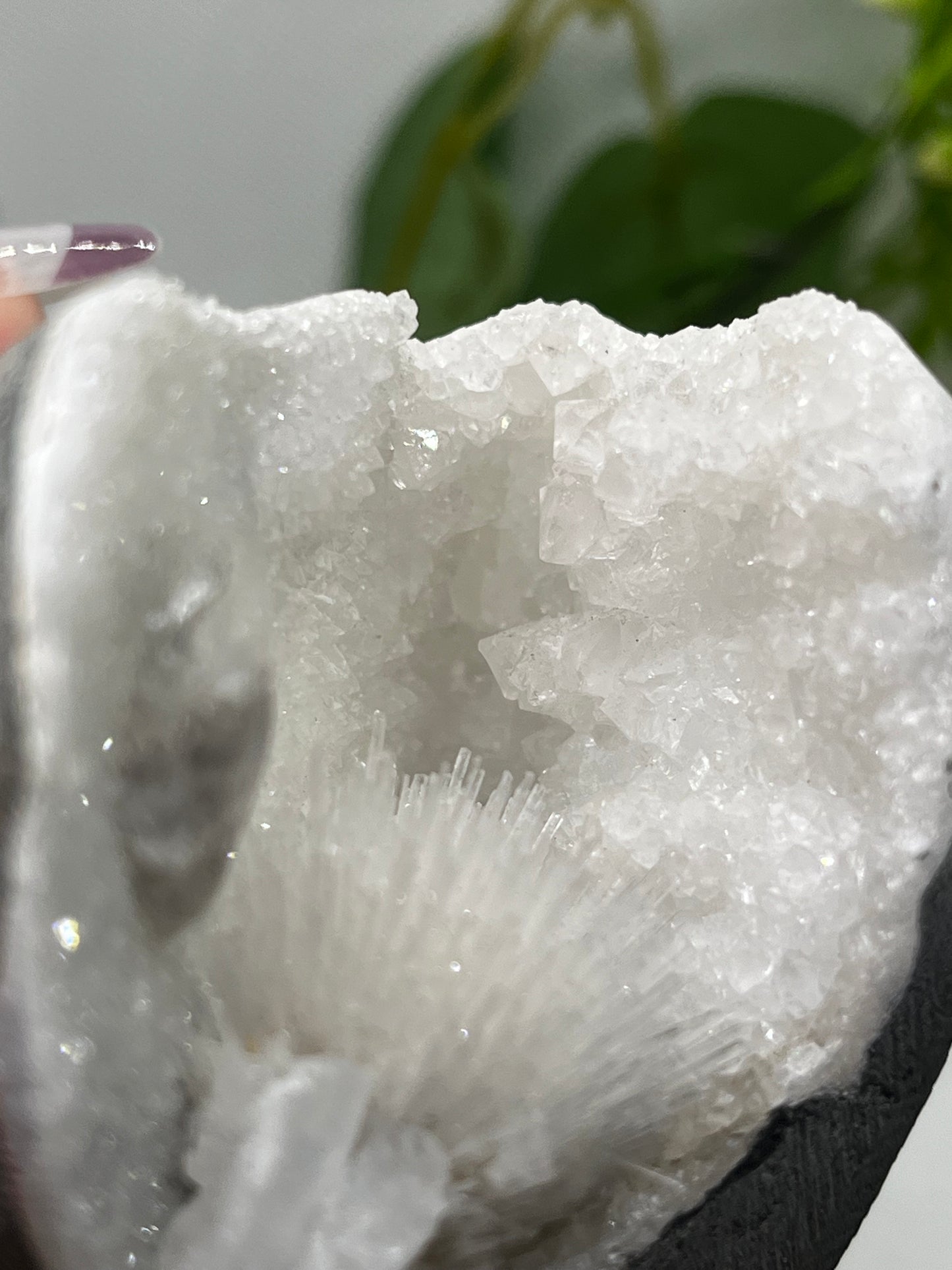 Scolecite geode with calcite Q